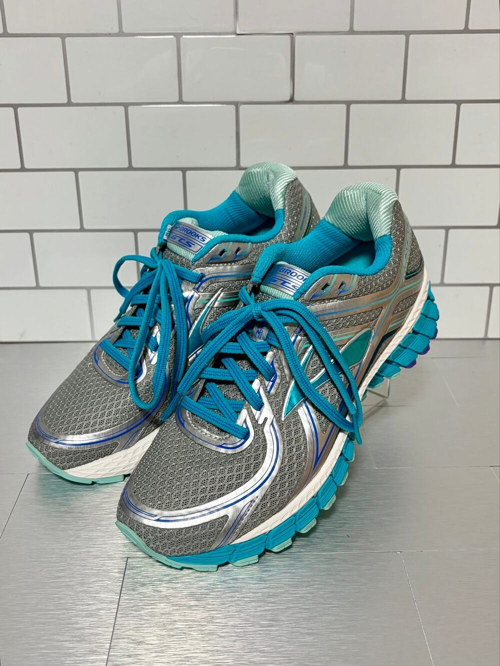 Brooks Adrenaline GTS 16 Women’s 7.5 Silver Blue Running Shoes